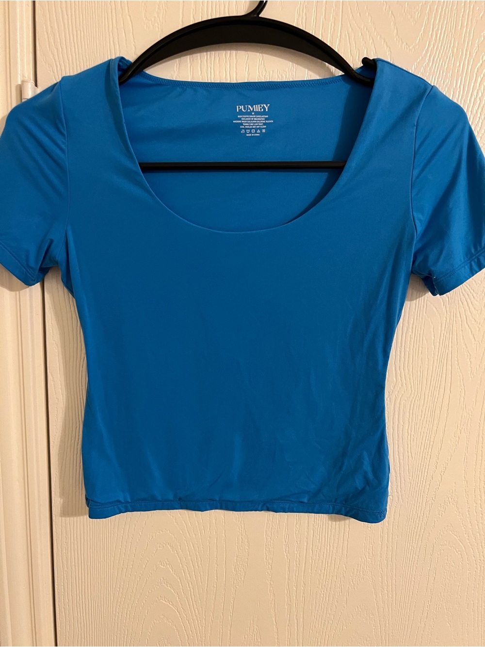 Pumiey Women's Scoop Neck Short Sleeve Crop Top in Bright Blue